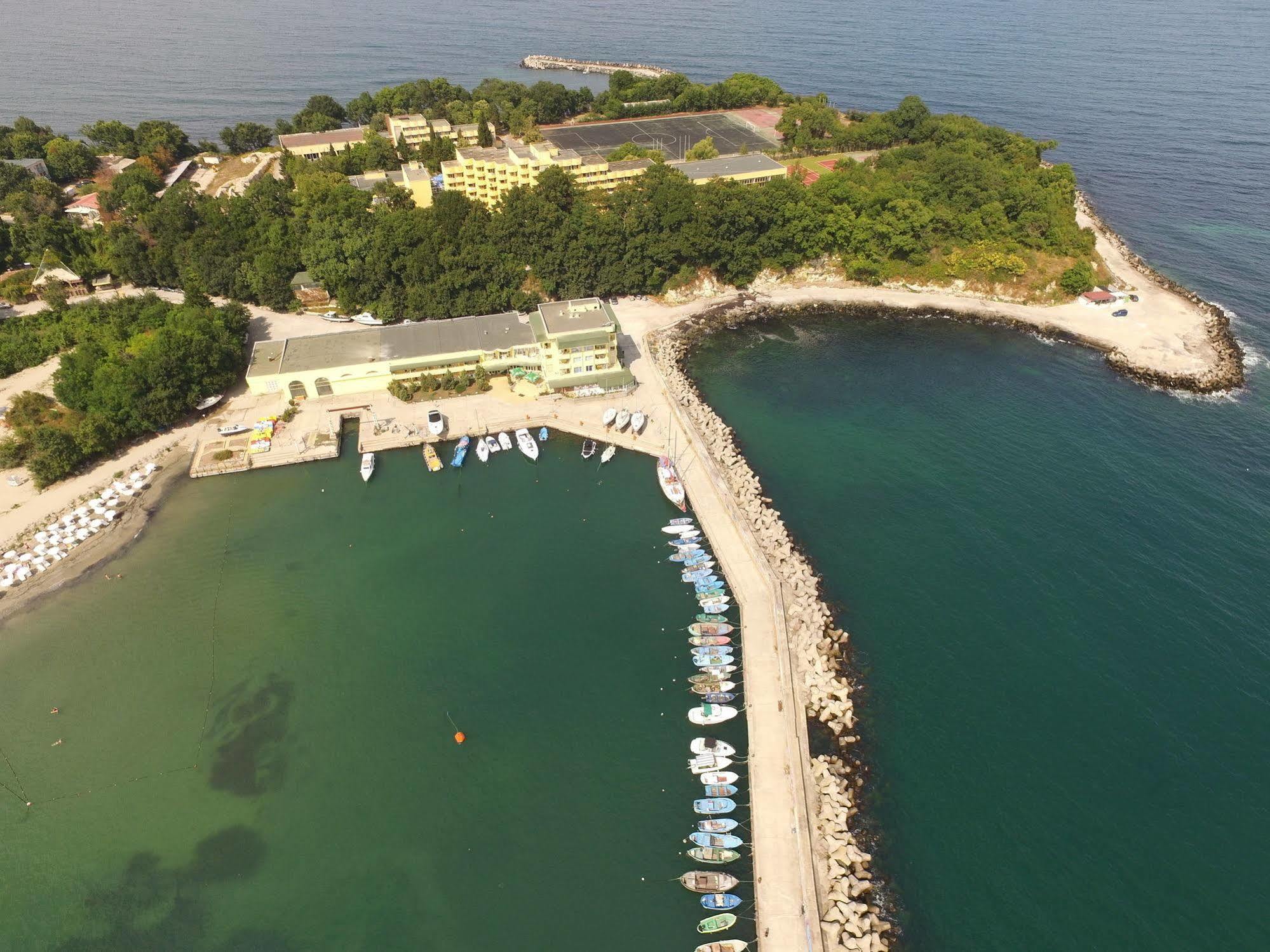 Hotel Marina Kiten  Exteriér fotografie