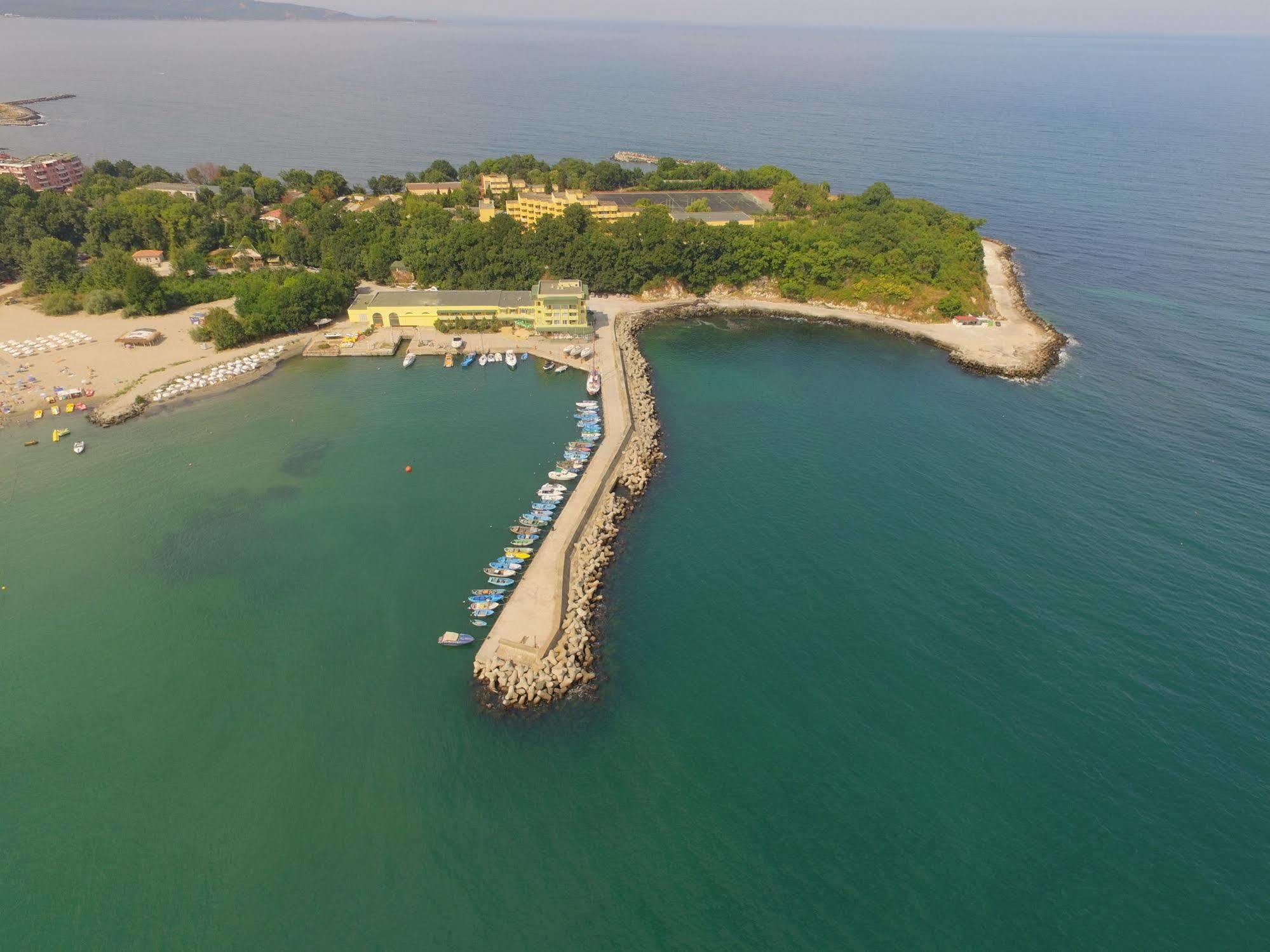 Hotel Marina Kiten  Exteriér fotografie