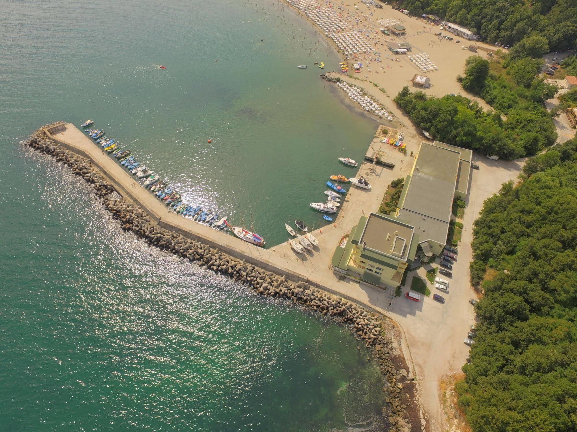 Hotel Marina Kiten  Exteriér fotografie