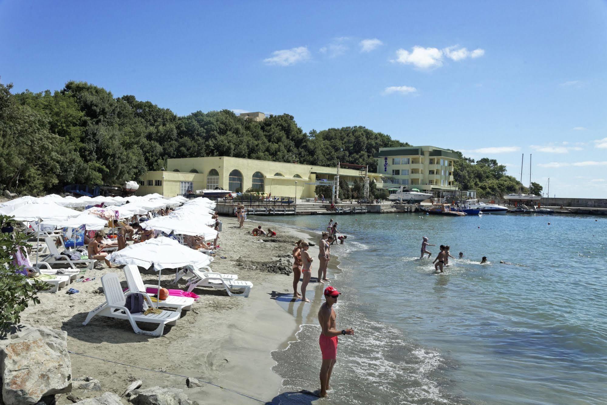 Hotel Marina Kiten  Exteriér fotografie